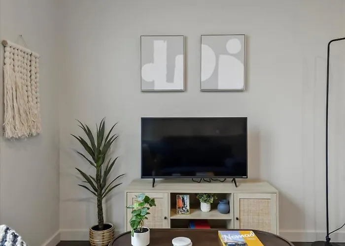 Cozysuites Modern Sdo, Lawrenceville Apartment *