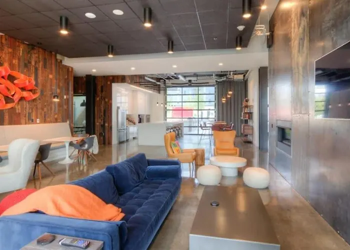 Cozysuites Modern Sdo, Lawrenceville Pittsburgh